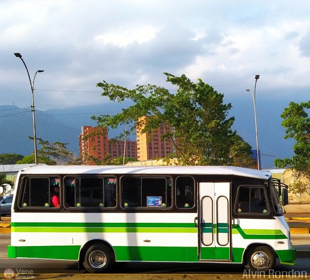 Particular o Desconocido AR-999 por Alvin Rond�n