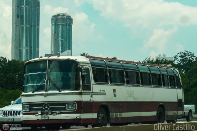 Particular o Desconocido 0376 por Oliver Castillo