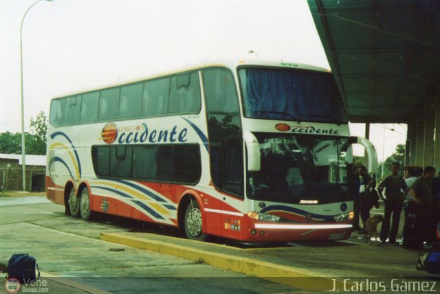 Expresos Occidente 090 por J. Carlos G�mez