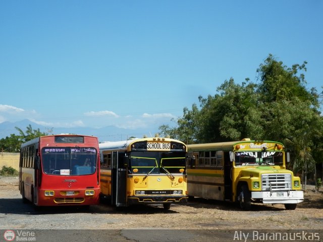 Garajes Paradas y Terminales Guigue por Aly Baranauskas
