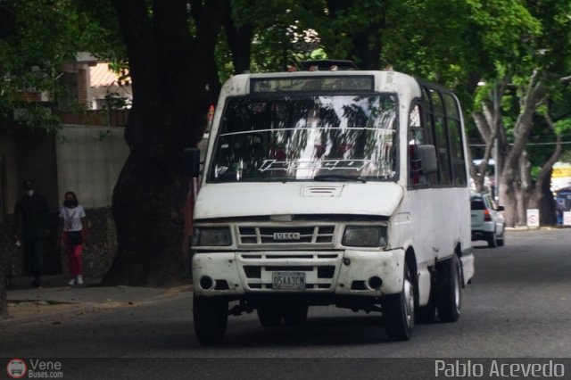 Particular o Desconocido 5002 por Pablo Acevedo