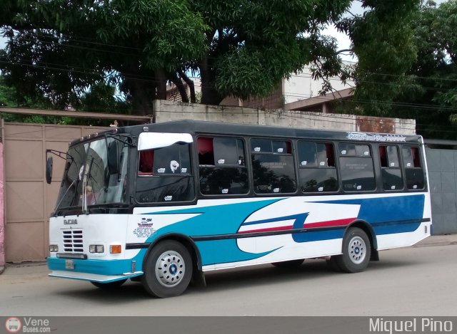 U.C. Catia - El Junquito 054 por Miguel Pino