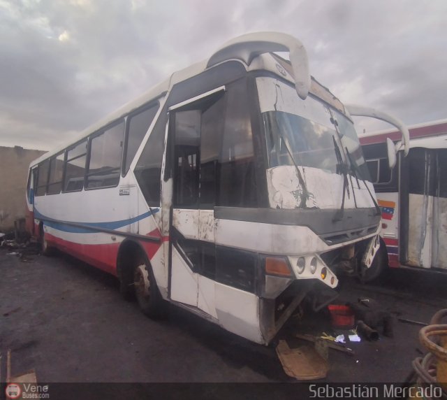 En Chiveras Abandonados Recuperaci�n 998 por Sebasti�n Mercado