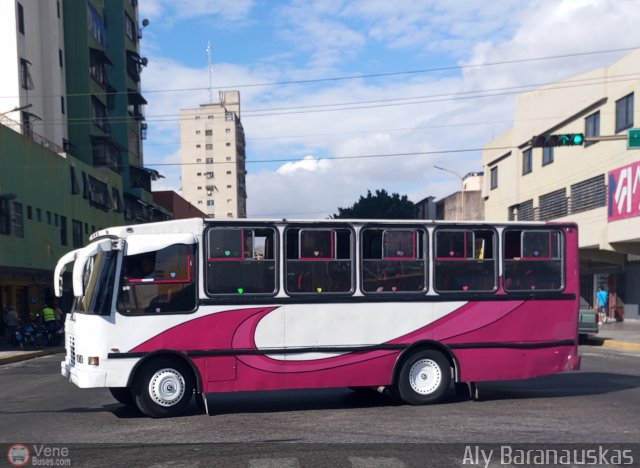 CA - Uni�n Vivienda Popular Los Guayos 105 por Aly Baranauskas