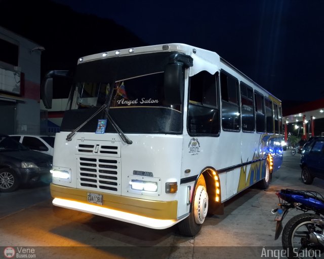 A.C. L�nea R�o Cristal 086 por �ngel Sal�n