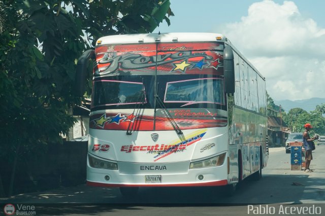 Ejecutivos Kova 052 por Pablo Acevedo