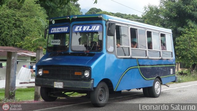 Colectivos El Viga 93 por Leonardo Saturno