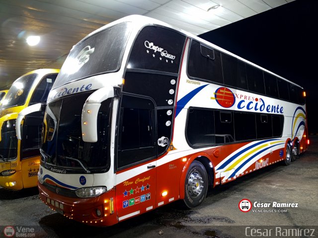 Expresos Occidente 325 por C�sar Ram�rez