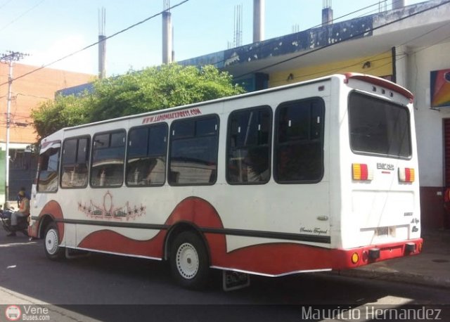 Particular o Desconocido ND por Eduard Delgado