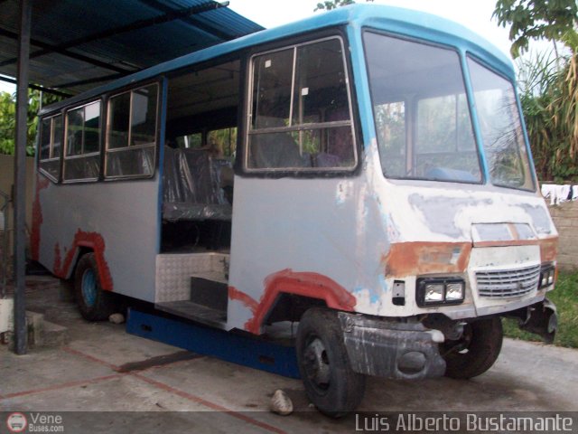 En Chiveras Abandonados Recuperaci�n 169A por Alberto Bustamante