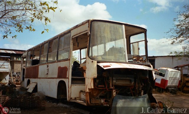 En Chiveras Abandonados Recuperaci�n 900 por J. Carlos G�mez
