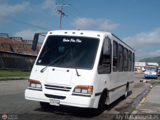 Particular o Desconocido 48 por Aly Baranauskas