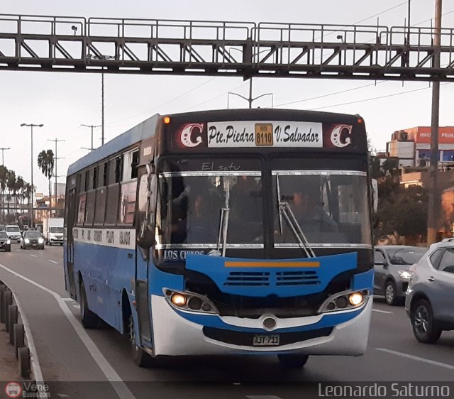 E.T. Urbanos Los Chinos S.A. 711 por Leonardo Saturno
