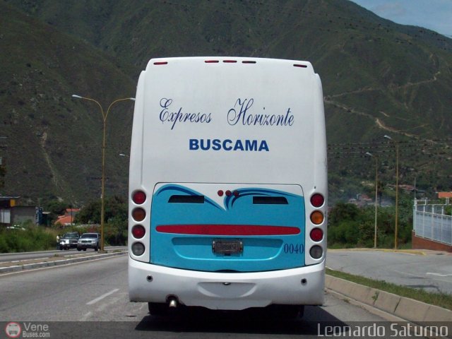 Expresos Horizonte 40 por Leonardo Saturno