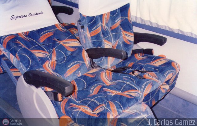 Expresos Occidente 130 por J. Carlos G�mez