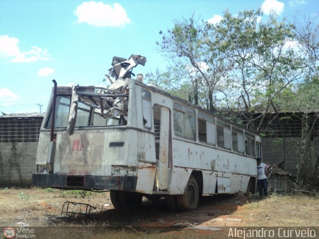 En Chiveras Abandonados Recuperaci�n 1030 por Alejandro Curvelo