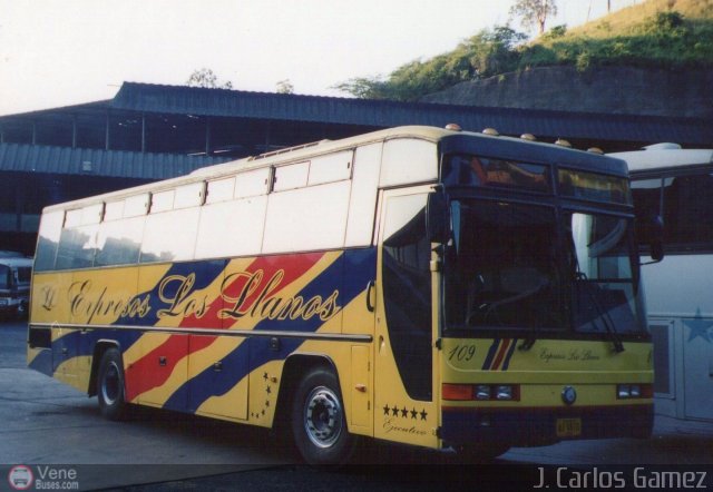 Expresos Los Llanos 109 por Alejandro Curvelo