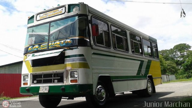 Particular o Desconocido 0026 por Junior Marchan
