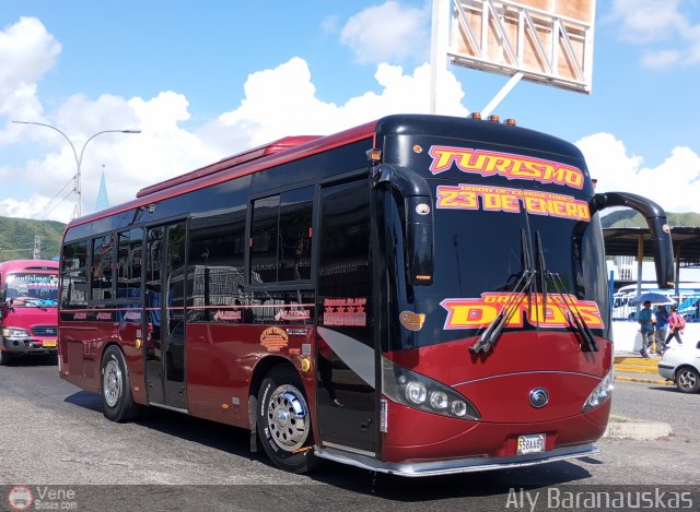 U.C. 23 de Enero 068 por Aly Baranauskas