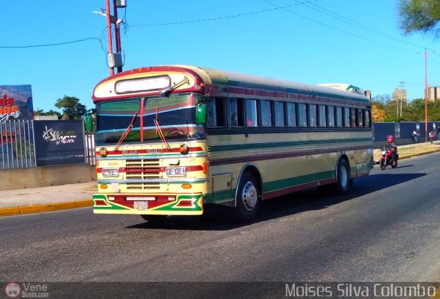 L�nea Urdaneta 02 por Mois�s Silva Colombo