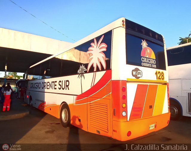 Cruceros Oriente Sur 128 por Jos�as Calzadilla