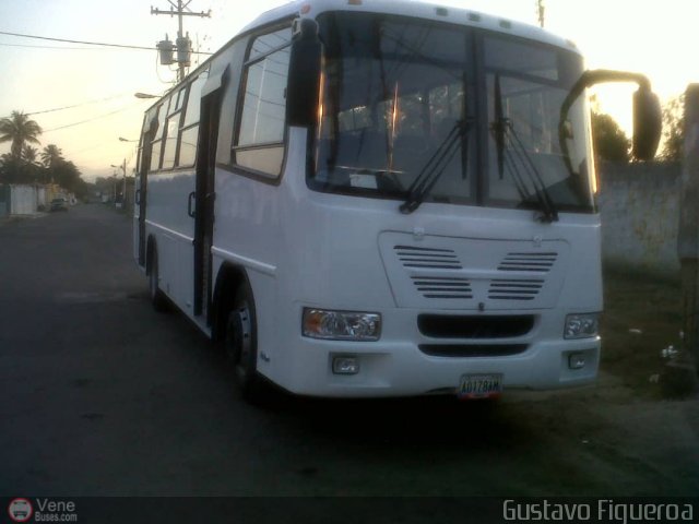 Particular o Desconocido 0604 por Gustavo Figueroa