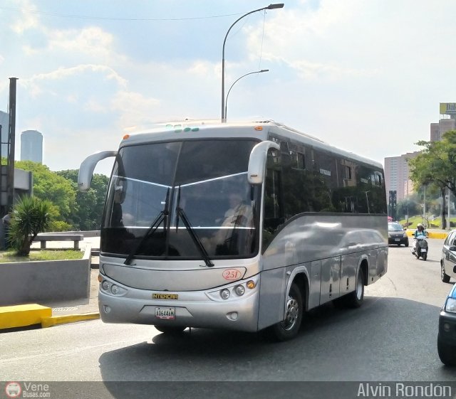 Transporte Clavellino 251 por Alvin Rond�n