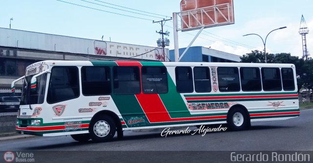 Transporte El Esfuerzo 34 por Gerardo Rond�n