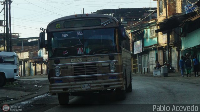 Coop. Independencia Petare Sta. Luc�a 32 por Pablo Acevedo