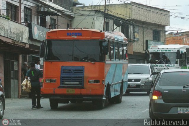 Particular o Desconocido 442 por Pablo Acevedo