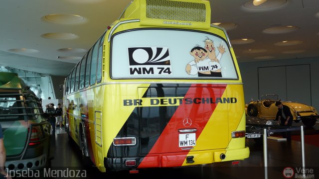 Mercedes-Benz Museum WM 74 por Joseba Mendoza