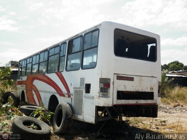 En Chiveras Abandonados Recuperaci�n 090 por Aly Baranauskas