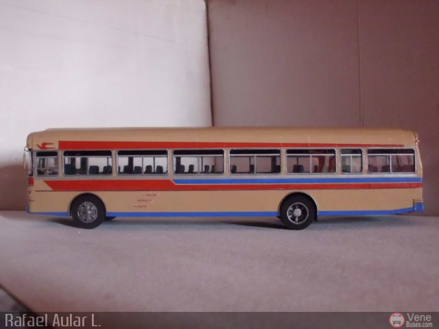 Maquetas y Miniaturas 23 Transporte 1ro de Mayo por Rafael Aular