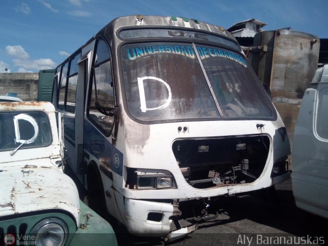 En Chiveras Abandonados Recuperaci�n 363 por Aly Baranauskas