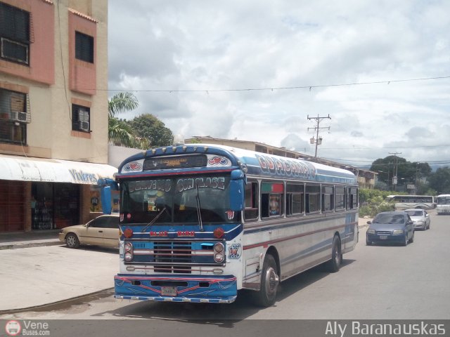 CA - Uni�n Vivienda Popular Los Guayos 104 por Aly Baranauskas