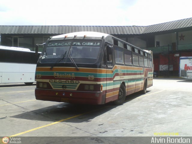 Cooperativa Canaima 23 por Alvin Rond�n