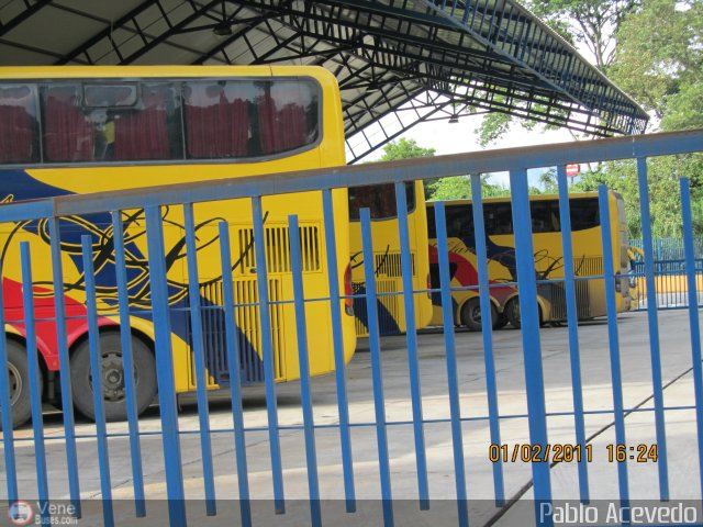 Garajes Paradas y Terminales San-Cristobal por Pablo Acevedo