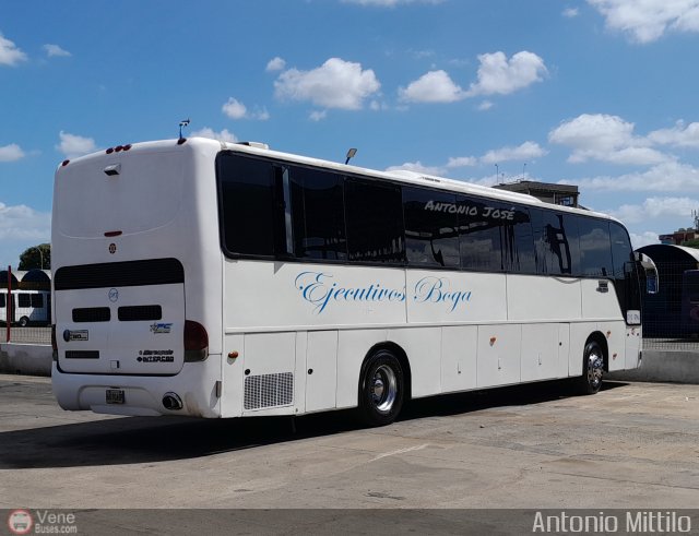 Ejecutivos Boga 13 por Antonio Mittilo