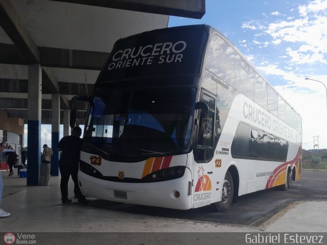 Cruceros Oriente Sur 123 por Gabriel Estevez