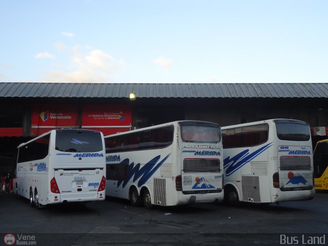 Garajes Paradas y Terminales Caracas por Waldir Mata