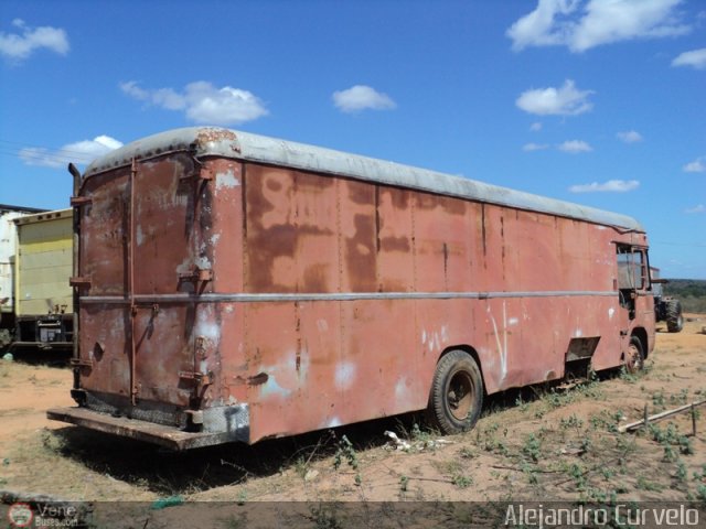 En Chiveras Abandonados Recuperaci�n VOLVO por Alejandro Curvelo