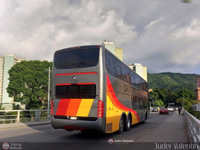 Cruceros Oriente Sur 133 por Juder Valent�n