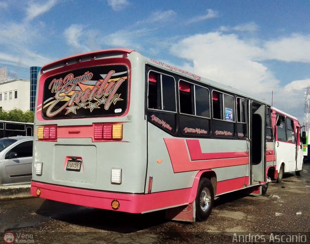 Cooperativa de Transporte Lucero Mundo 008 por Andr�s Ascanio