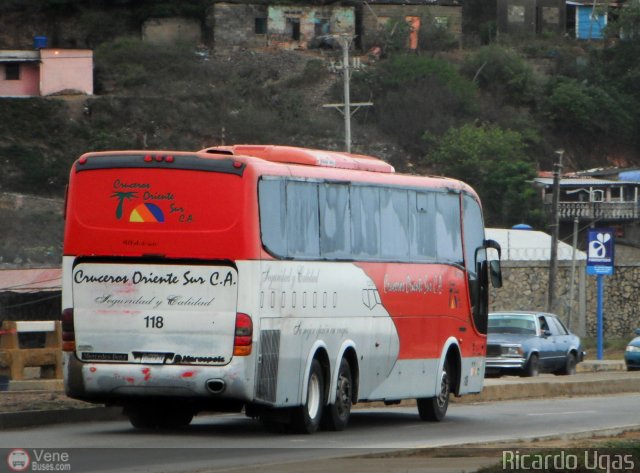 Cruceros Oriente Sur 118 por Ricardo Ugas