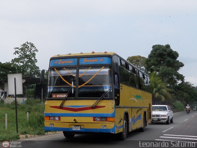 Expresos J�uregui 068 por Leonardo Saturno