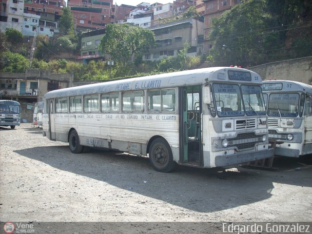 Transporte El Llanito 28 por Edgardo González