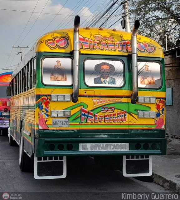 Transporte Palo Negro La Morita 2 092 por Kimberly Guerrero