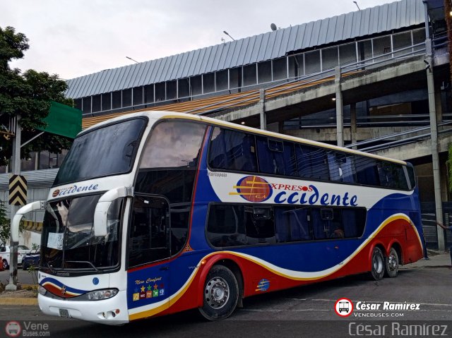 Expresos Occidente 041 por C�sar Ram�rez