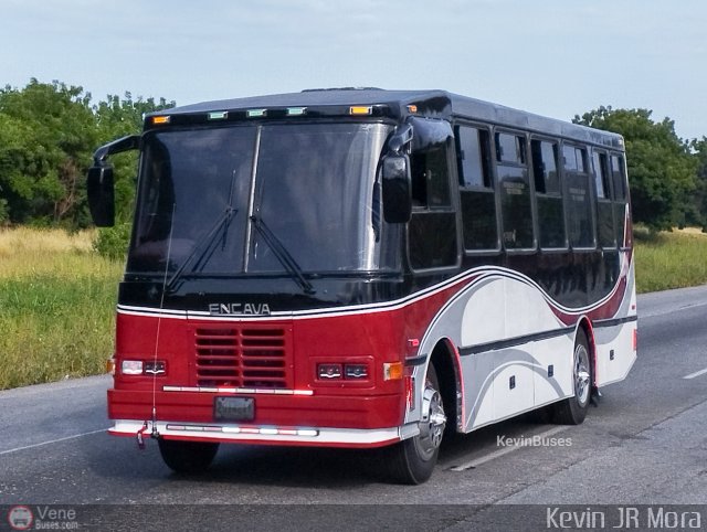 Particular o Desconocido 00048 por Kevin Mora