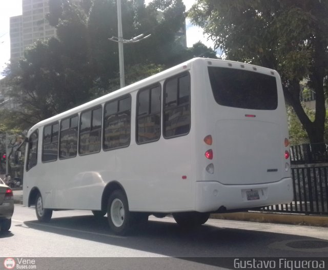 Particular o Desconocido GF01 por Gustavo Figueroa